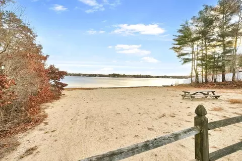 6 Cardinal Dr, Plymouth, MA 02360