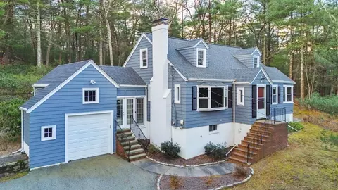 308 Hartford St, Westwood, MA 02090