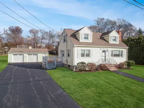 27 Butternut Ln, Methuen, MA 01844