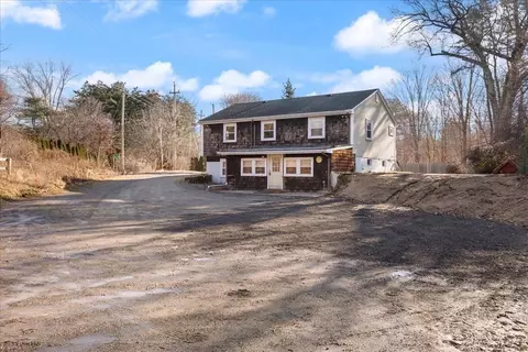 186 Center St, Groveland, MA 01834