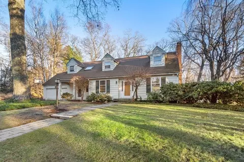 6 Old English Rd, Worcester, MA 01609