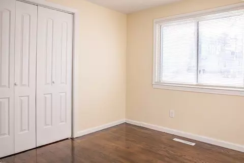 63 Phelps St, Easthampton, MA 01027 photo 24
