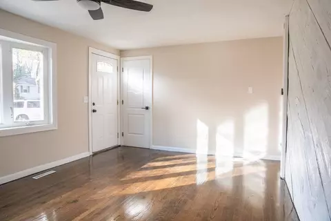 63 Phelps St, Easthampton, MA 01027 photo 12