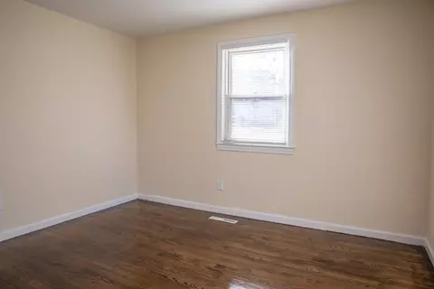 63 Phelps St, Easthampton, MA 01027 photo 15