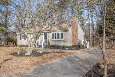 63 Phelps St, Easthampton, MA 01027 photo 3