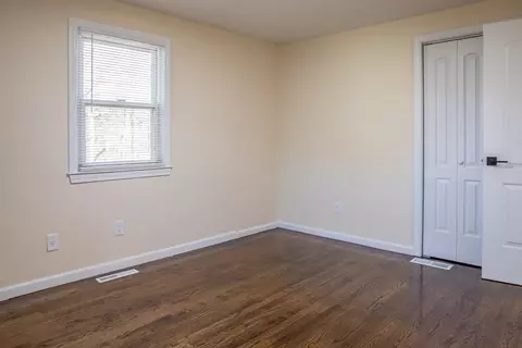 63 Phelps St, Easthampton, MA 01027 photo 18