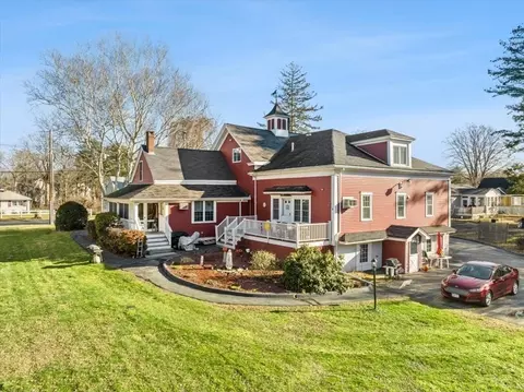 54 Longmeadow Rd, Taunton, MA 02780