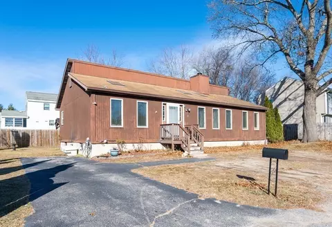 17 Cunningham St, Lowell, MA 01852