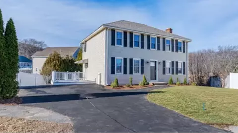 33 Rainbow Dr, Haverhill, MA 01835