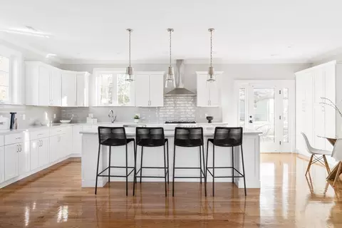 25 Henry St, Arlington, MA 02474