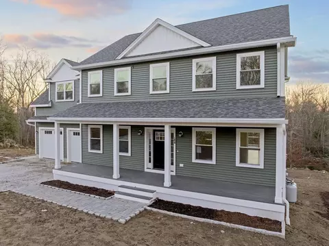 184 Leger Ln, Tiverton, RI 02878