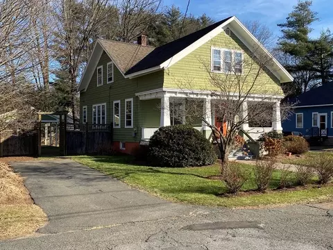 17 Wright St, Easthampton, MA 01027 photo 2