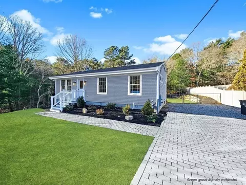 11 Galleon Dr, Falmouth, MA 02536