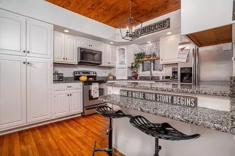 35 S Main St, Ashburnham, MA 01430 photo 6