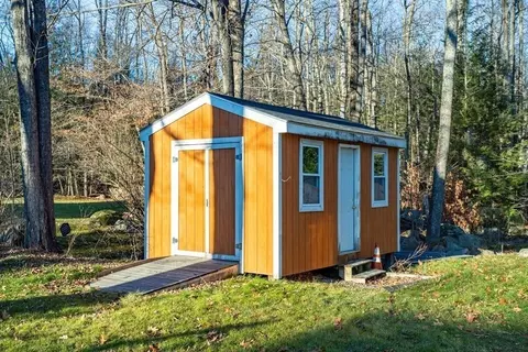 35 S Main St, Ashburnham, MA 01430 photo 5