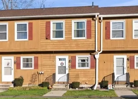 343 Chicopee St #12, Chicopee, MA 01020