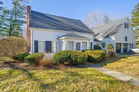 56 Liberty St, Rockland, MA 02370