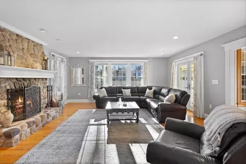 39 Porter St, Melrose, MA 02176