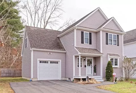 3 Kensington Pl #3, Millis, MA 02054