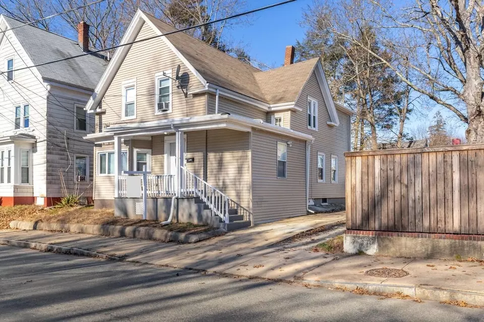 43 Market St, Brockton, MA 02301 25 Photos Movoto