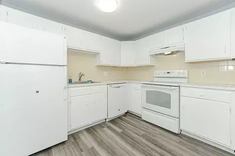 1 Karena Dr #4, Taunton, MA 02780