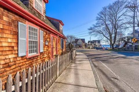 16 Main St, Hull, MA 02045