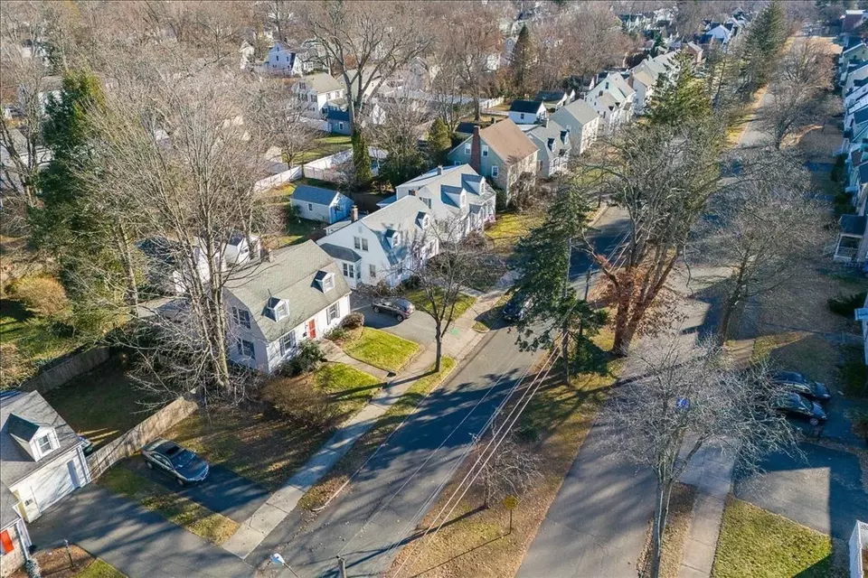 177 Hartford Ter, Springfield, MA 01118 41 Photos Movoto