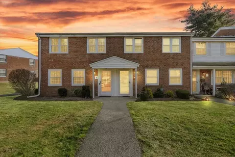 119 Coventry Cir #119, Brockton, MA 02301