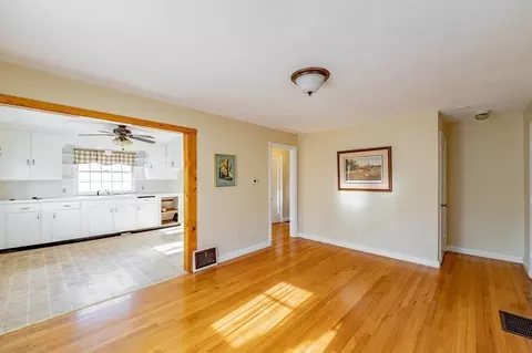 110 Haven Ave, Chicopee, MA 01013 photo 7