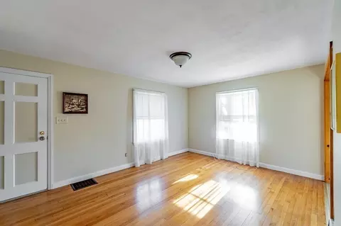 110 Haven Ave, Chicopee, MA 01013 photo 5