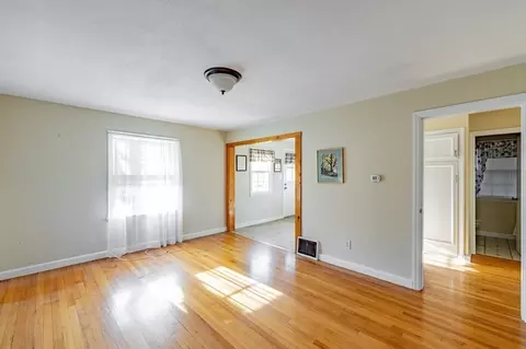 110 Haven Ave, Chicopee, MA 01013 photo 9