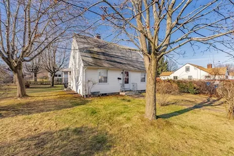 110 Haven Ave, Chicopee, MA 01013 photo 3