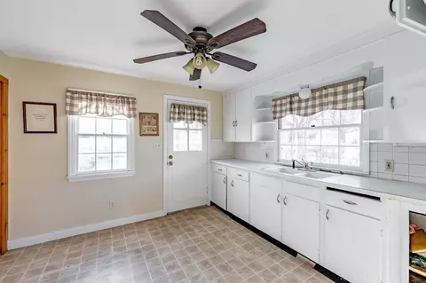 110 Haven Ave, Chicopee, MA 01013 photo 12