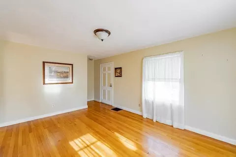 110 Haven Ave, Chicopee, MA 01013 photo 8