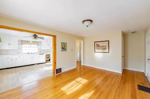 110 Haven Ave, Chicopee, MA 01013 photo 10