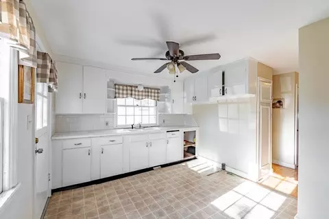 110 Haven Ave, Chicopee, MA 01013 photo 13