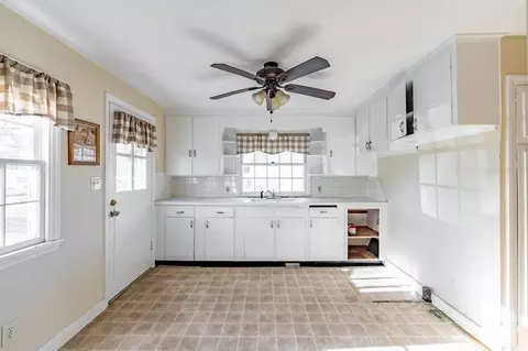 110 Haven Ave, Chicopee, MA 01013 photo 11