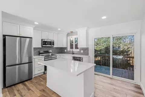 9 Farrwood Dr #9, Haverhill, MA 01835