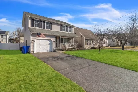 29 Bruce St, Springfield, MA 01119 photo 2