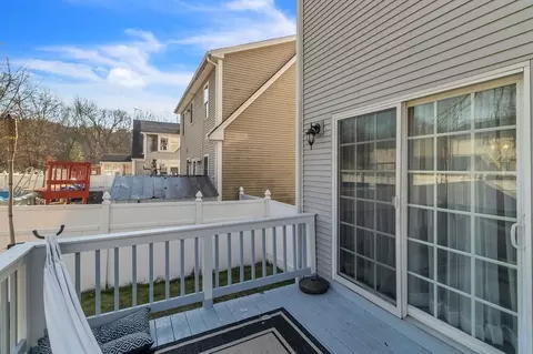 29 Bruce St, Springfield, MA 01119 photo 6