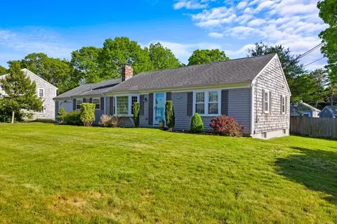 33 Early Red Berry Ln, Yarmouth, MA 02675
