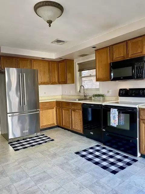 28 Orono St, Worcester, MA 01606 photo 8
