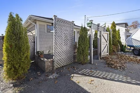 136 Pinehurst Dr, Wareham, MA 02571 photo 4