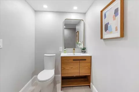 411 E 3rd St #1, Boston, MA 02127 photo 16