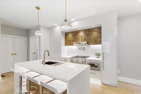 411 E 3rd St #1, Boston, MA 02127 photo 3