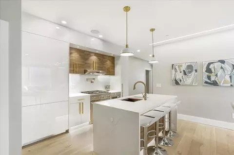 411 E 3rd St #1, Boston, MA 02127 photo 2