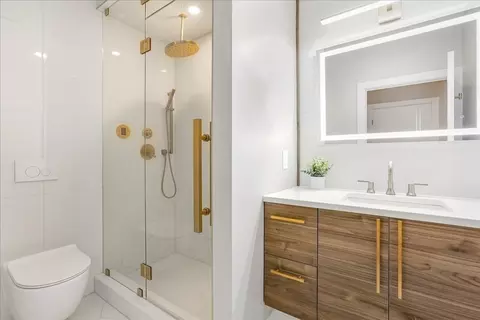 411 E 3rd St #1, Boston, MA 02127 photo 9