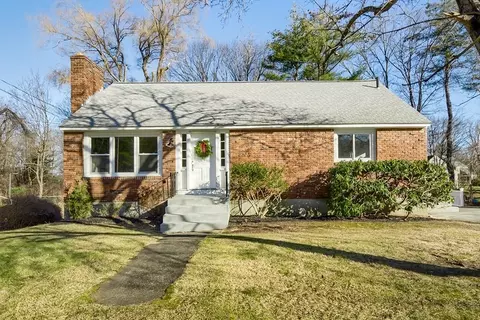 105 Regina Dr, Leominster, MA 01453