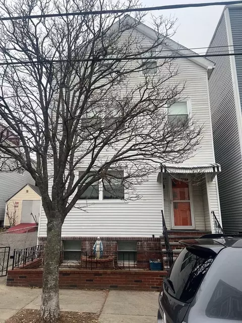 124 Princeton St, Boston, MA 02128