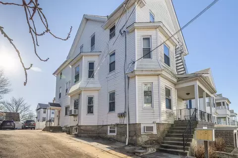 47 Manton St, Fall River, MA 02724